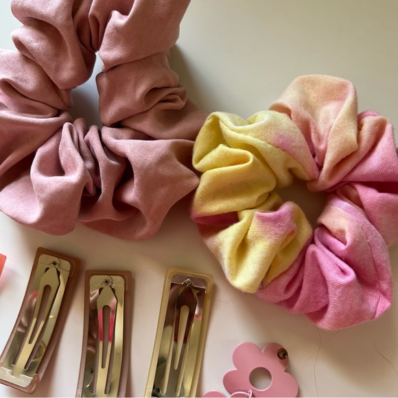 Pink Neutral Tie Dye Accessory Bundle Clips Scrunchie Floral Earrings - Picture 4 of 5